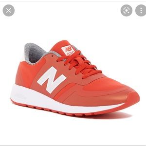 Women’s New Balance 420